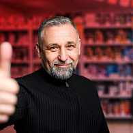 Поговорим о преимуществе покупки автозапчастей и масел в офлайн магазинах.